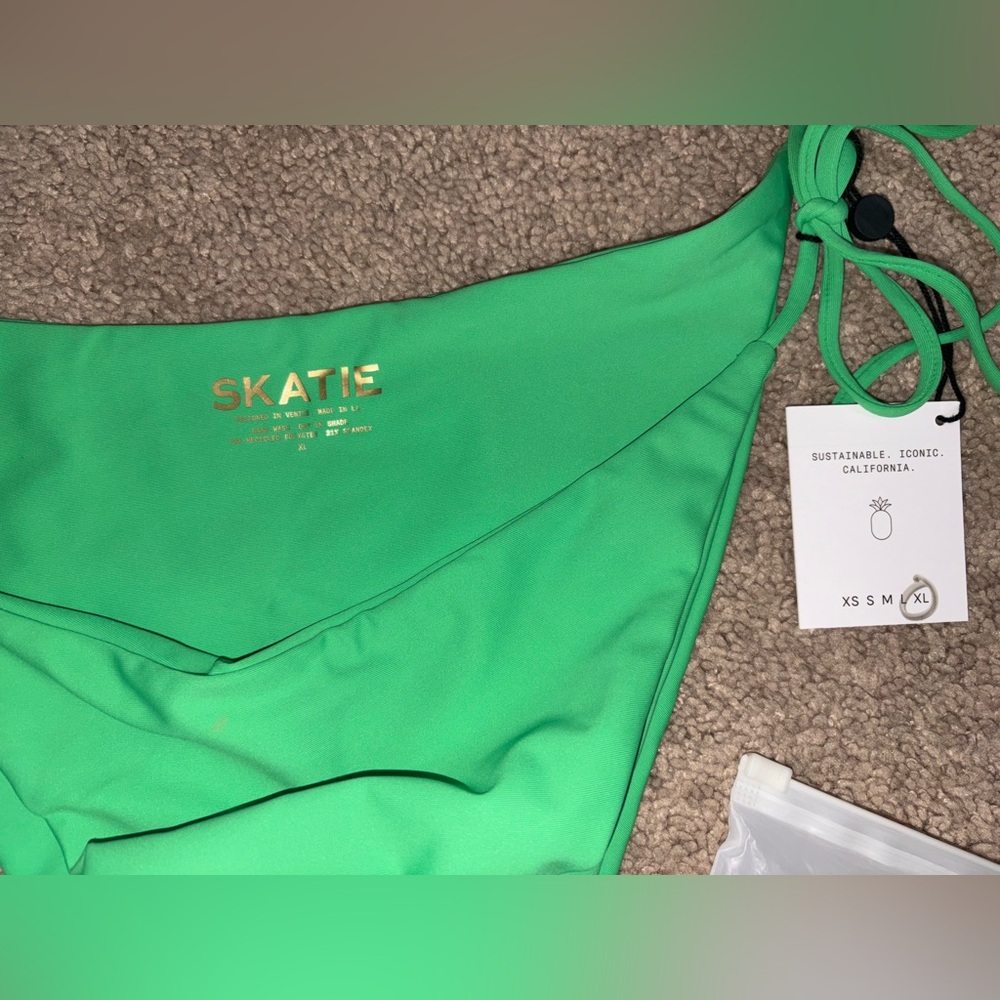 Green Skatie Bottoms! - Picture 3 of 6